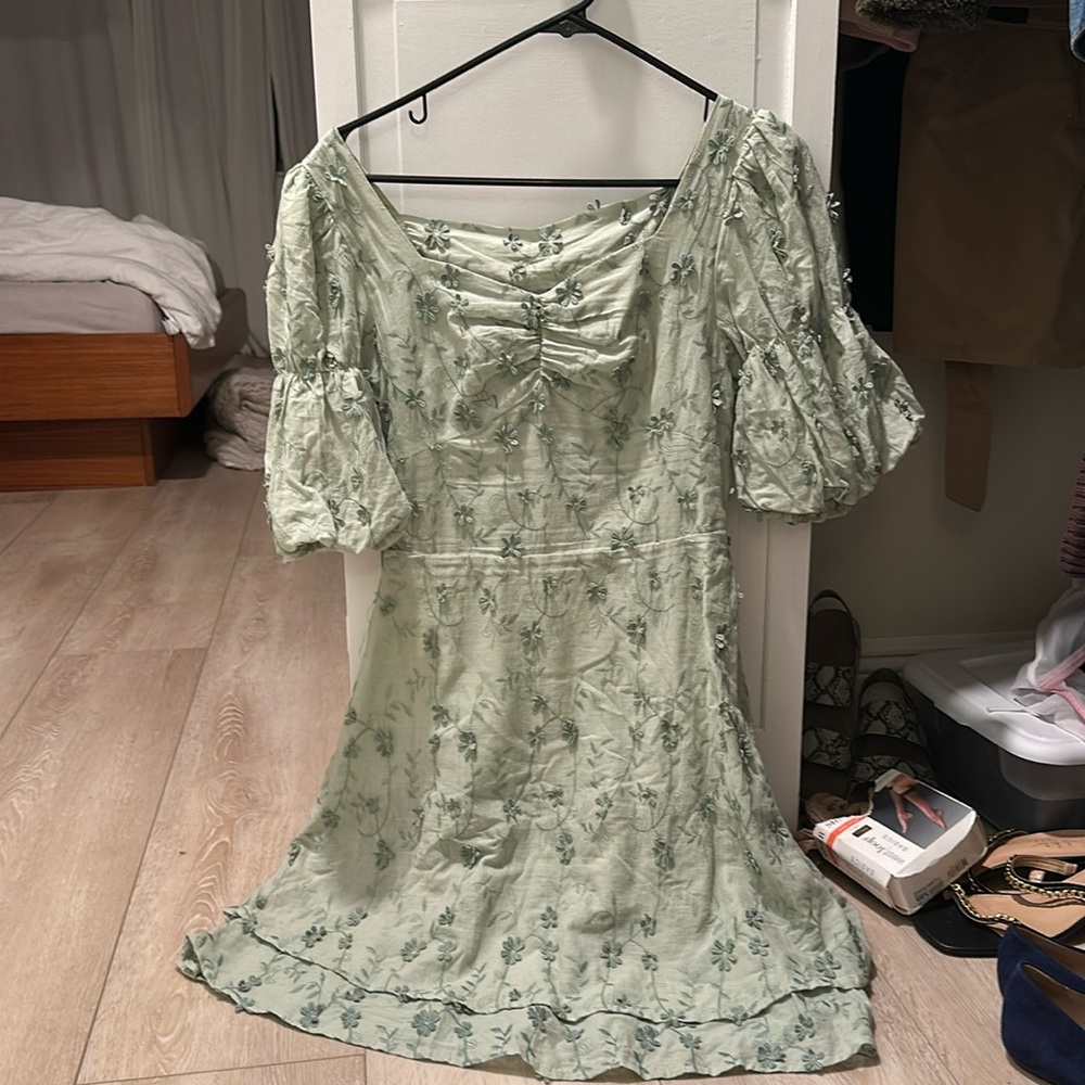 Labelrail x Cheapchicfinds green 3D floral dress